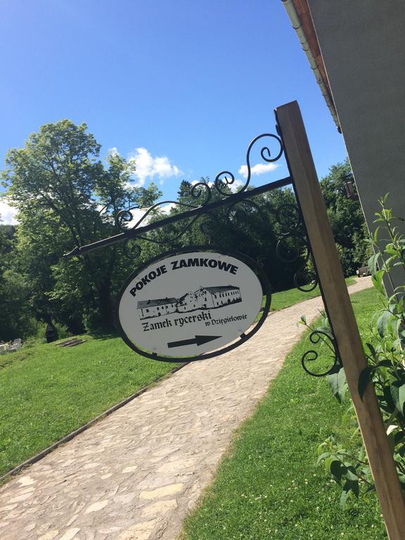 Zamek W Dziegielowie Bagian luar foto