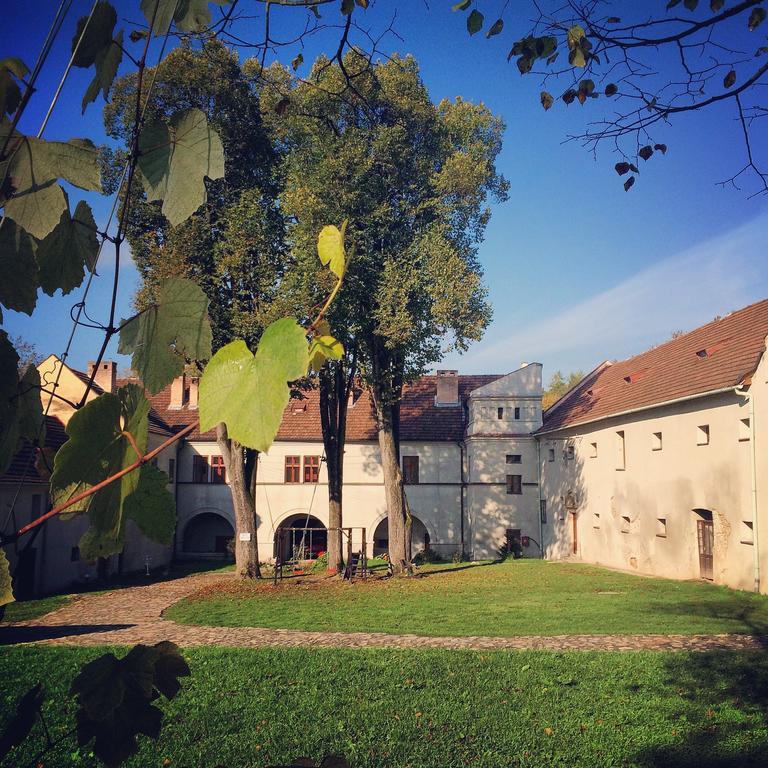 Zamek W Dziegielowie Bagian luar foto